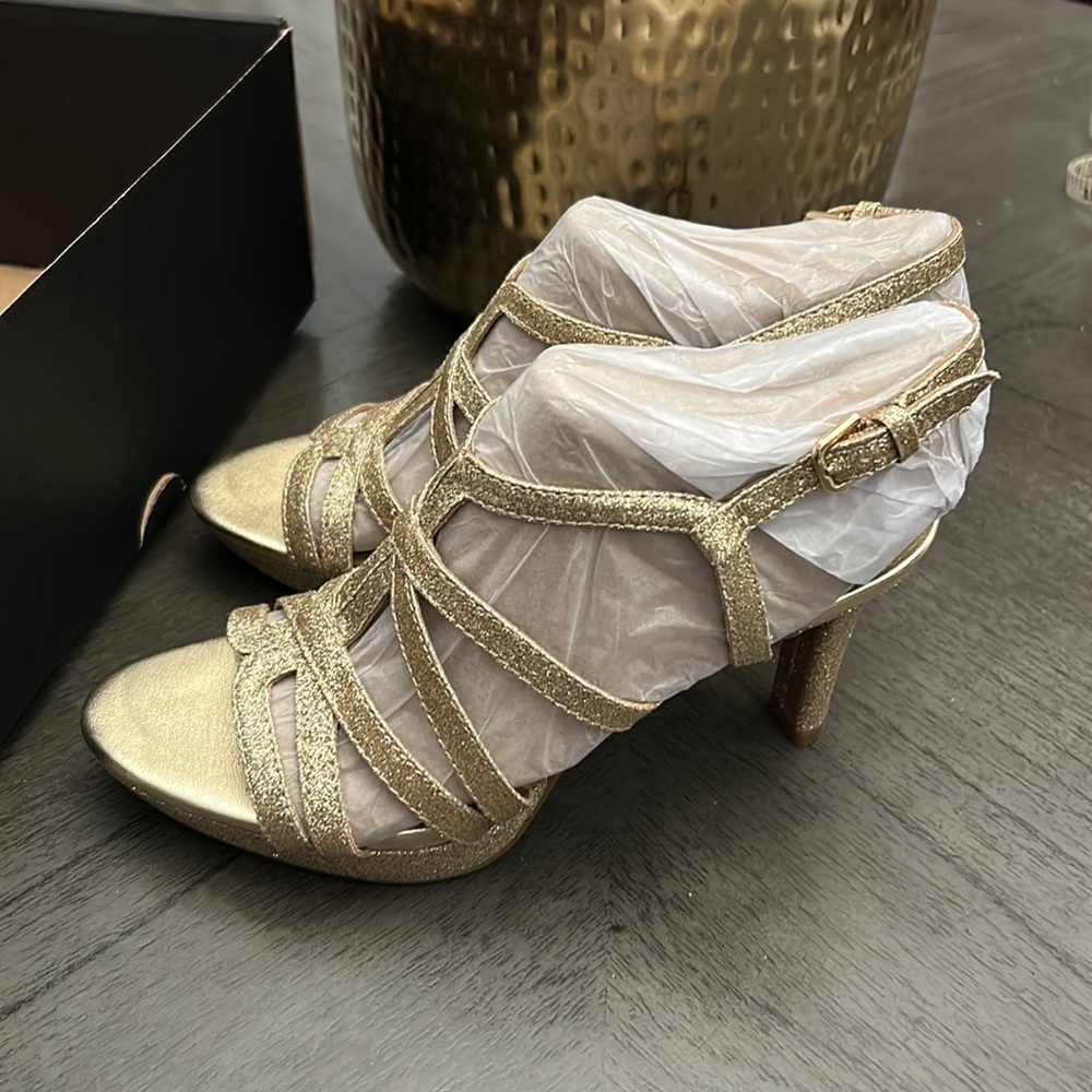 NATURALIZER BAYLOR DRESS SANDAL - Picture 6 of 12